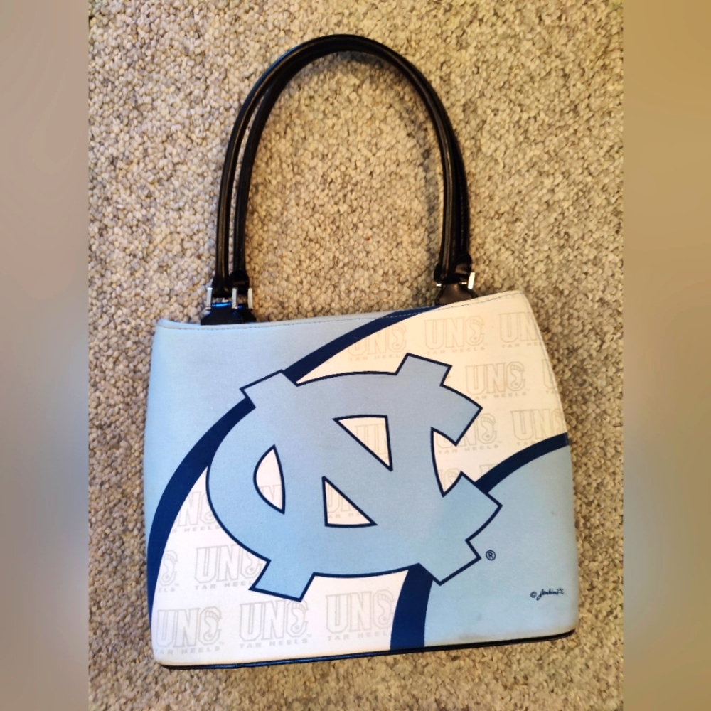 UNC purse Go Tarheels! In excellent condition!
